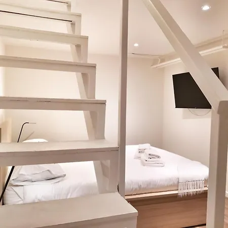 Ihost - Arganini 22 Milano