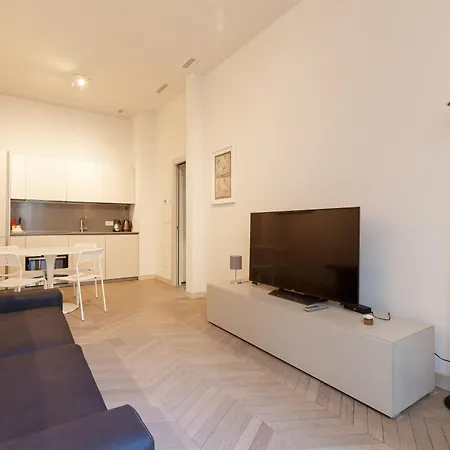 Guesthost - Cordusio Enchanting Apartment *