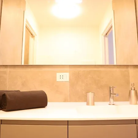 Tower Garden Niguarda Apt-4pax-wifi Милан