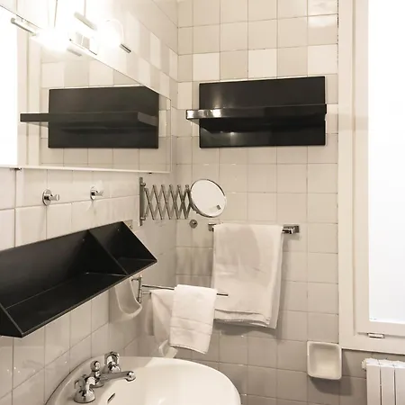 Center Porta Romana Apartment