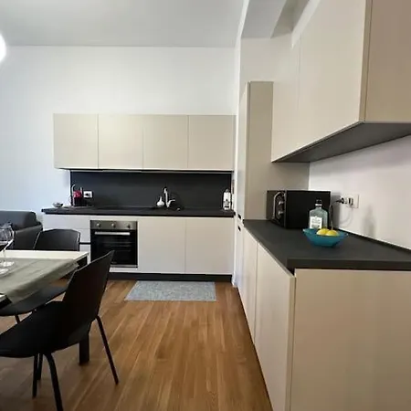 Апартаменты Nolo62, A Nifty Flat In