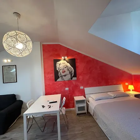 Apartment Mansarda Open Space Vicino Zona Isola *