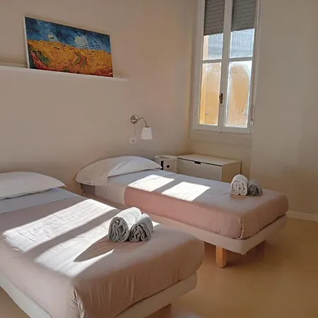 Trilocale 4/5 Ospiti In Stazione *