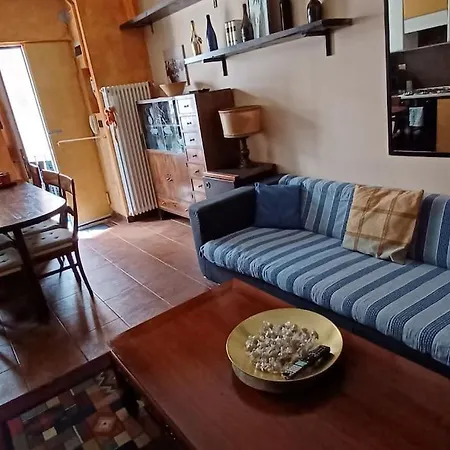 Gold House Stazione Mailand