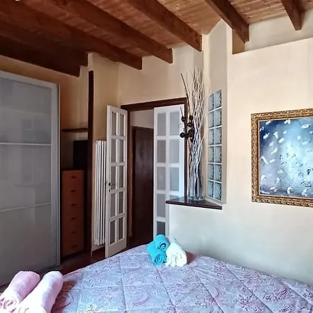 Apartament Gold House Station Mediolan