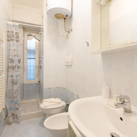 Guesthost - Porta Romana Luminoso Rifugio Milano