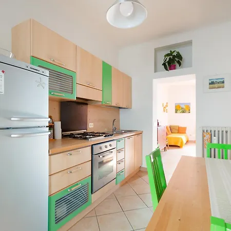 Guesthost - Porta Romana Luminoso Rifugio