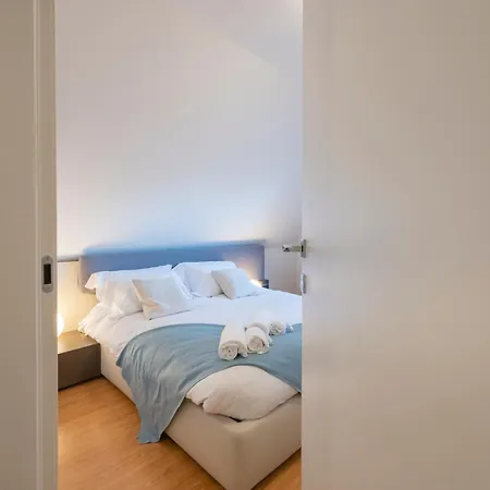 Xenia - Luxury & Elegant Penthouse In Life