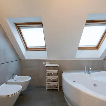 Xenia - Luxury & Elegant Penthouse In Life Milánó