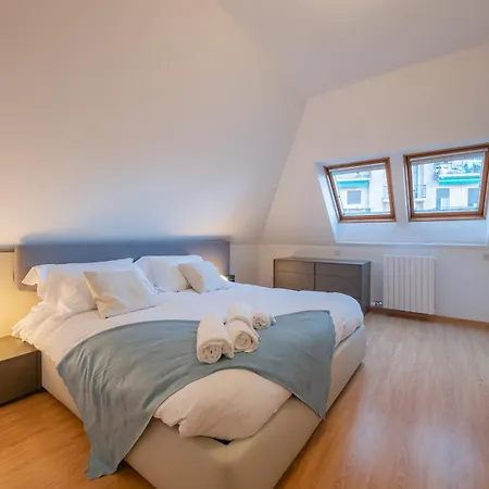 Xenia - Luxury & Elegant Penthouse In Life *