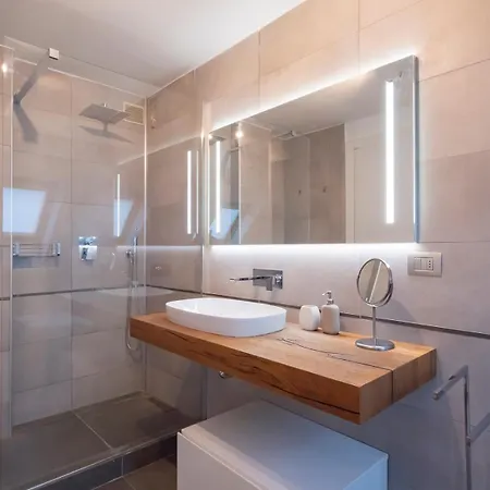 Xenia - Luxury & Elegant Penthouse In Life *