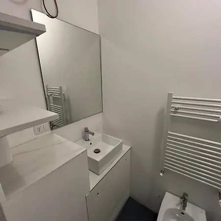 Ugoni Studio Apartment Milan