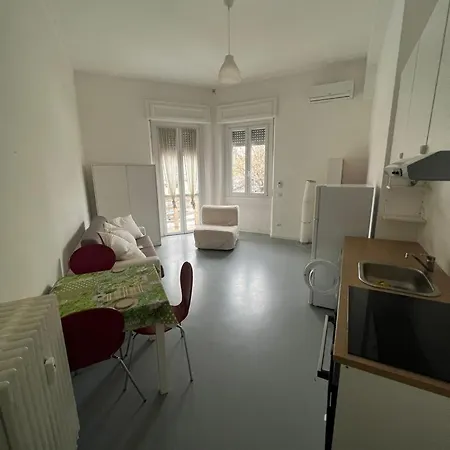 Ugoni Studio Apartment Milan