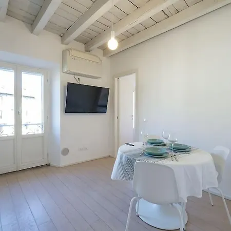 Youhosty - Via Palladio 2 *