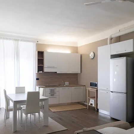 Elegante Bilocale In Zona Risorgimento Apartmán