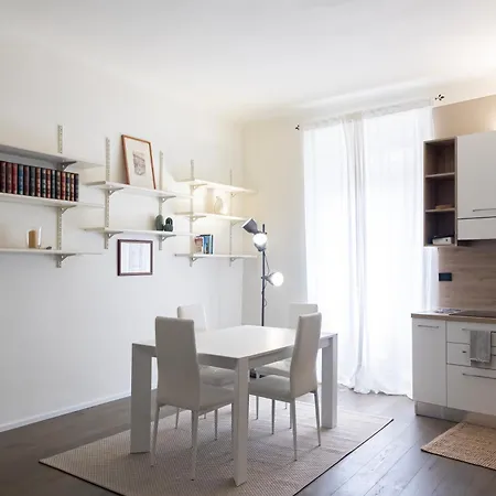 Elegante Bilocale In Zona Risorgimento Milan