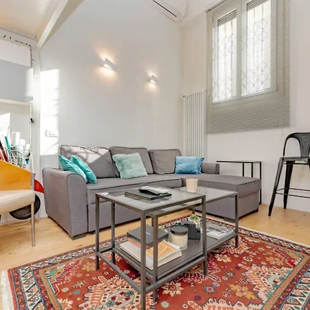 Cozy Near Bocconi Apartment *