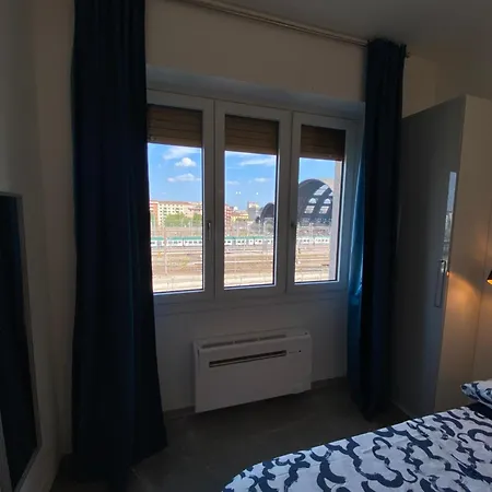 Hostmate - - Sammartini -