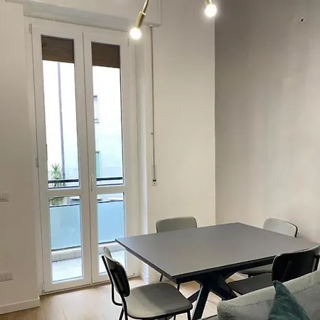 Urban Flat - Visconti 10/2 ميلان