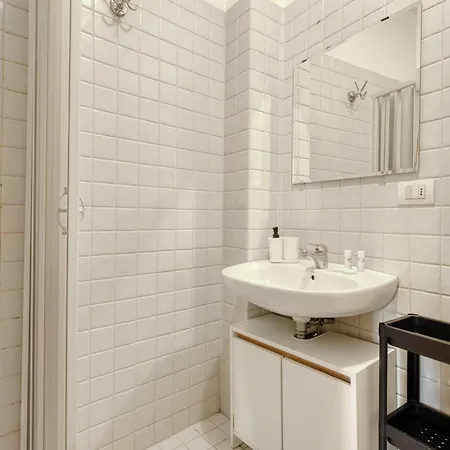 Joivy Welcoming Flat With Balcony Next To Naviglio Grande