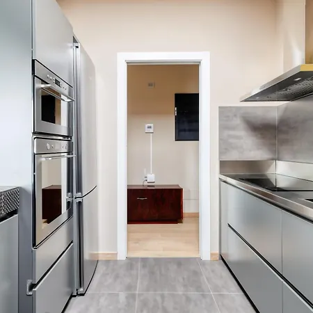 Joivy Elegant With Parking And Balcony Mailand