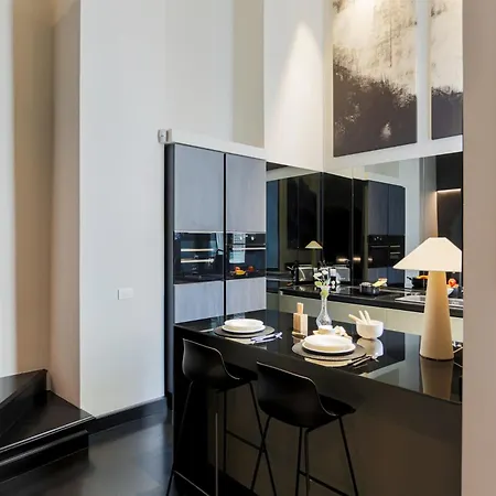 The Rent - Refined Loft In Downtown Apartment *