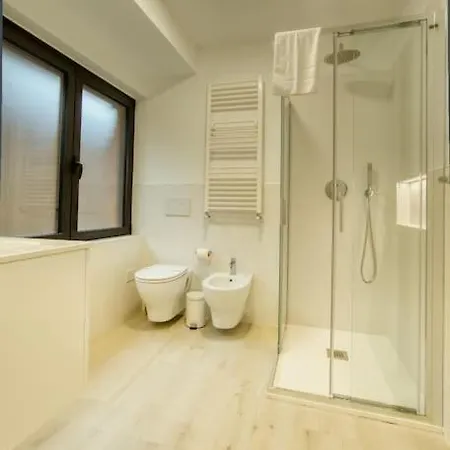 Suzzani 273 - Interno C1 Milan