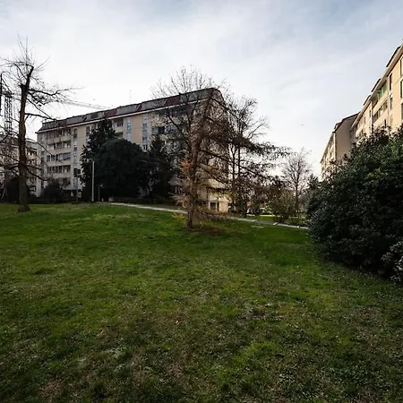 Urban Chic Milan