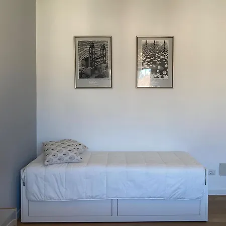 Bilocale Moderno - Lorenteggio 145 * Милан