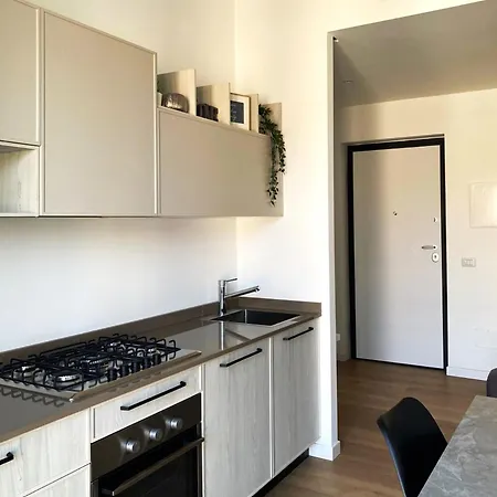 Bilocale Moderno - Lorenteggio 145 Milan