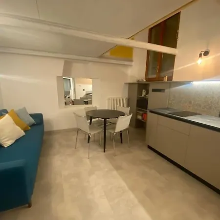 A Due Passi Dal Bosco Verticale