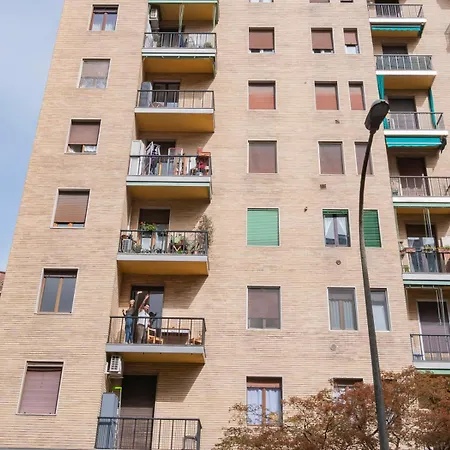 Xenia - Spacious Two-room In The Flower District Mailand