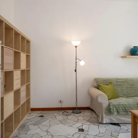 Apartment Xenia - Spacious Two-room In The Flower District