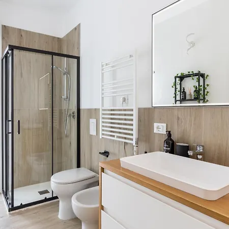 Apartament Free Private Parking - Metro Line 5 Min Cozy *