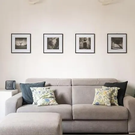 Apartment Bilocale Pergolesi Milan
