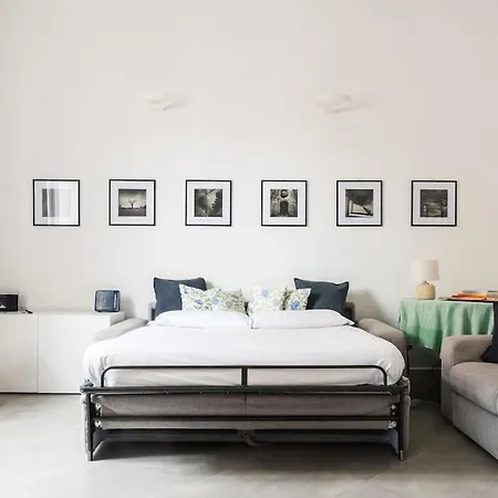 Apartment Bilocale Pergolesi Milan