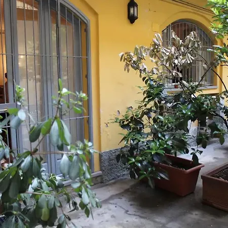 Tricolore - Sottocorno Charme Loft Apartment Mailand