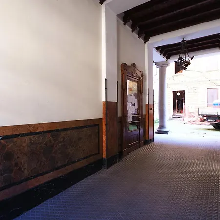 Mila Pisacane Milaan