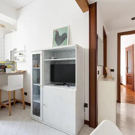 Apartment Zara Comfy - 110m From Istria M5 Milan