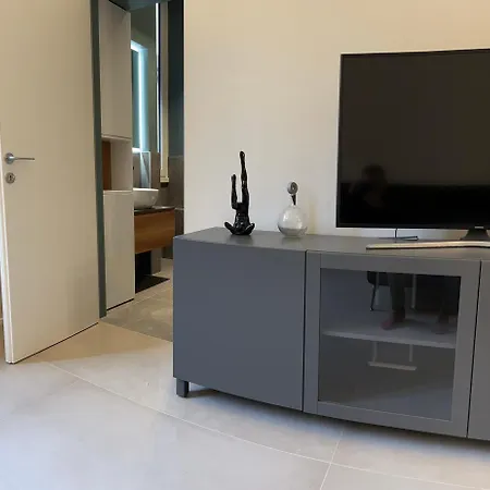 Italianstayrentals Solferino 37 * Милан