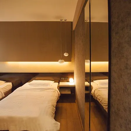 Huaxia Hotel Milan
