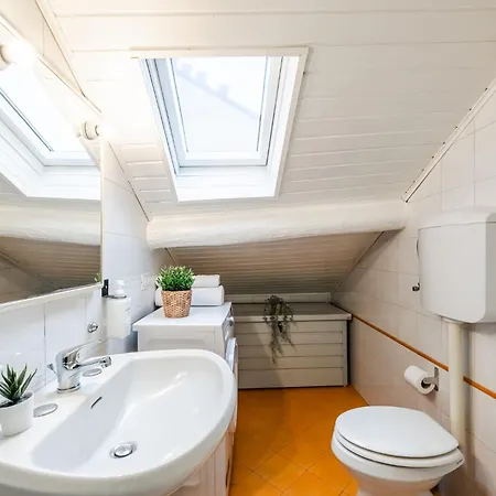 شقة The White Jungle - San Babila Attic