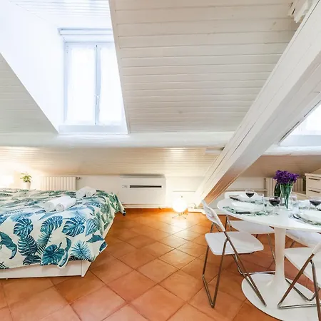 Apartment The White Jungle - San Babila Attic Milan