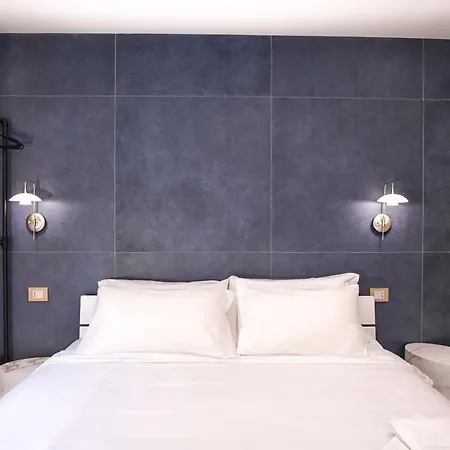 Ms Marple Luxury Station * Milan