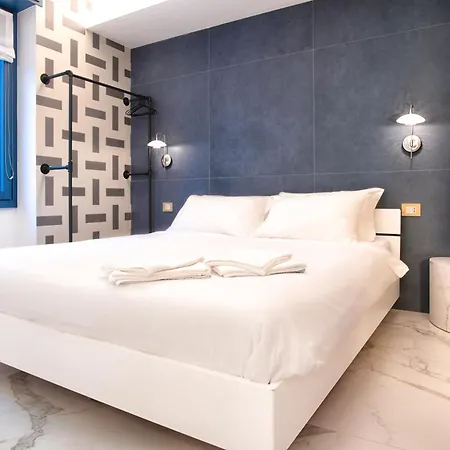 Ms Marple Luxury Station * Milan