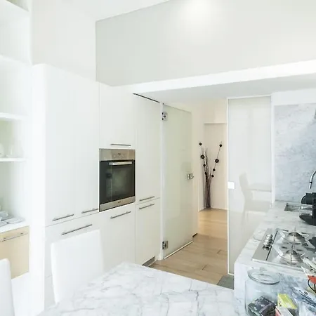 Charming Near Duomo Милан