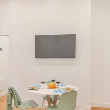 We - Menabrea21 Apartment *