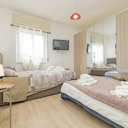 Daire Bright & Cozy - Center