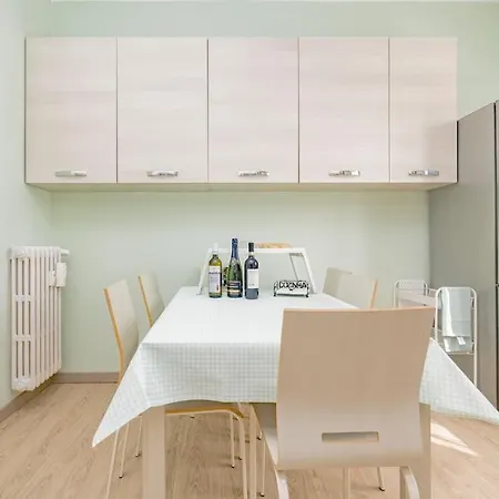 Bright & Cozy - Center *