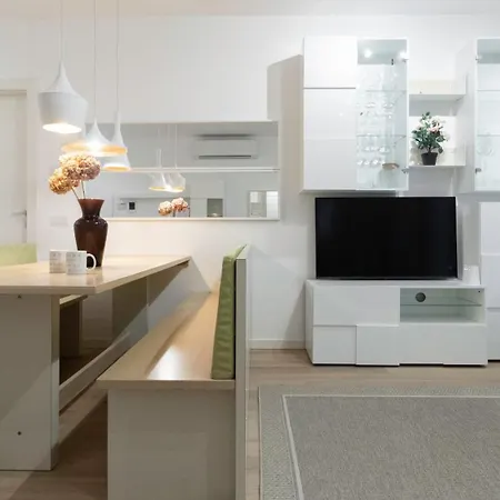 Italianway Comfort - Compagnoni 12 - Mir... * Milaan